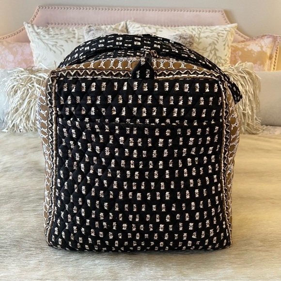 Vintage VERA BRADLEY Zebras 2001 XL Duffle Bag Black Brown Cream Travel Quilted - Picture 4 of 14